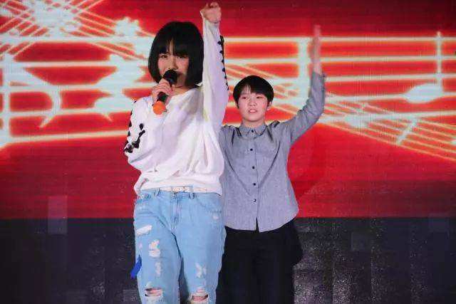 難忘的元旦晚會(450字)